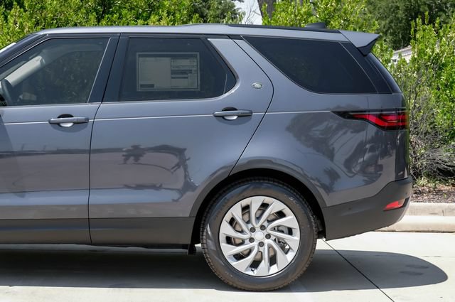 New 2026 Land Rover Discovery S AWD/4WD image 17