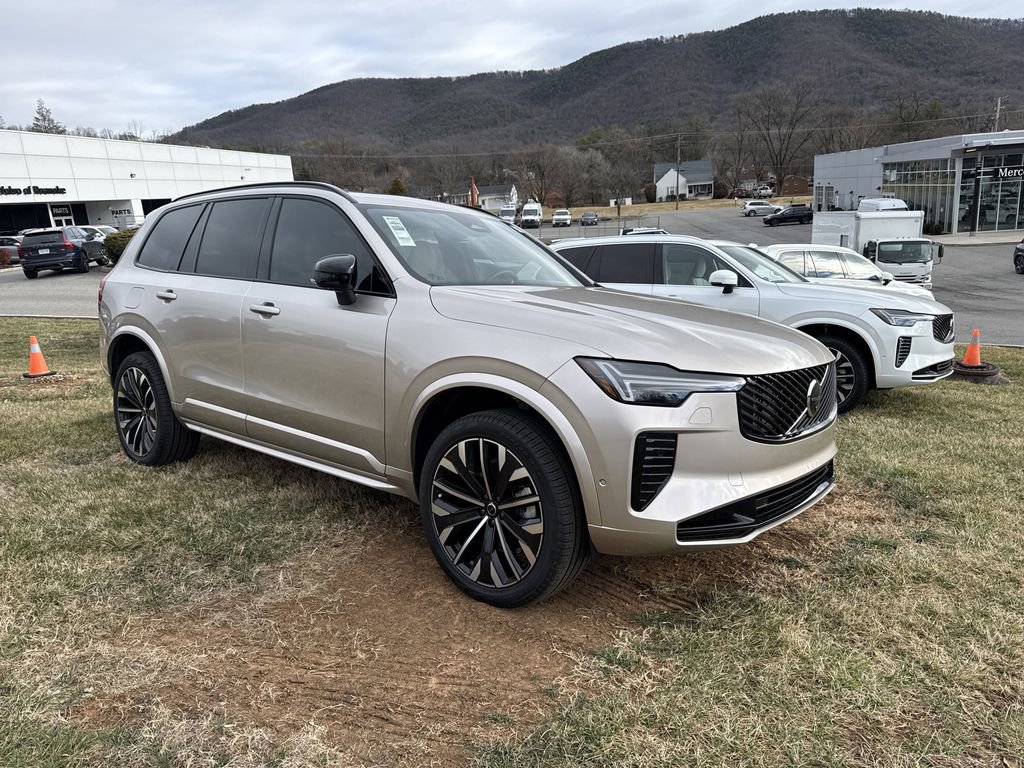 New 2026 Volvo XC90 B6 Ultra w/ Lounge Package