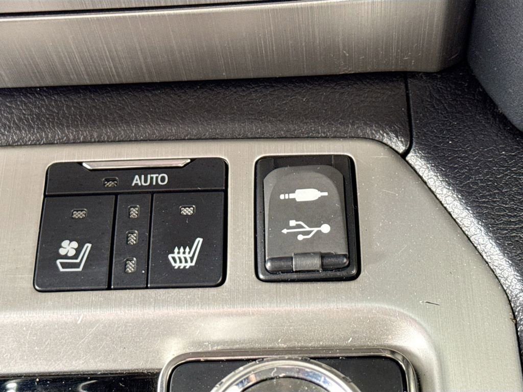 Used 2016 Toyota Land Cruiser AWD/4WD image 18