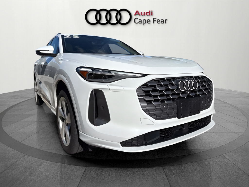 Used 2025 Audi Q5 Premium Plus AWD/4WD image 11