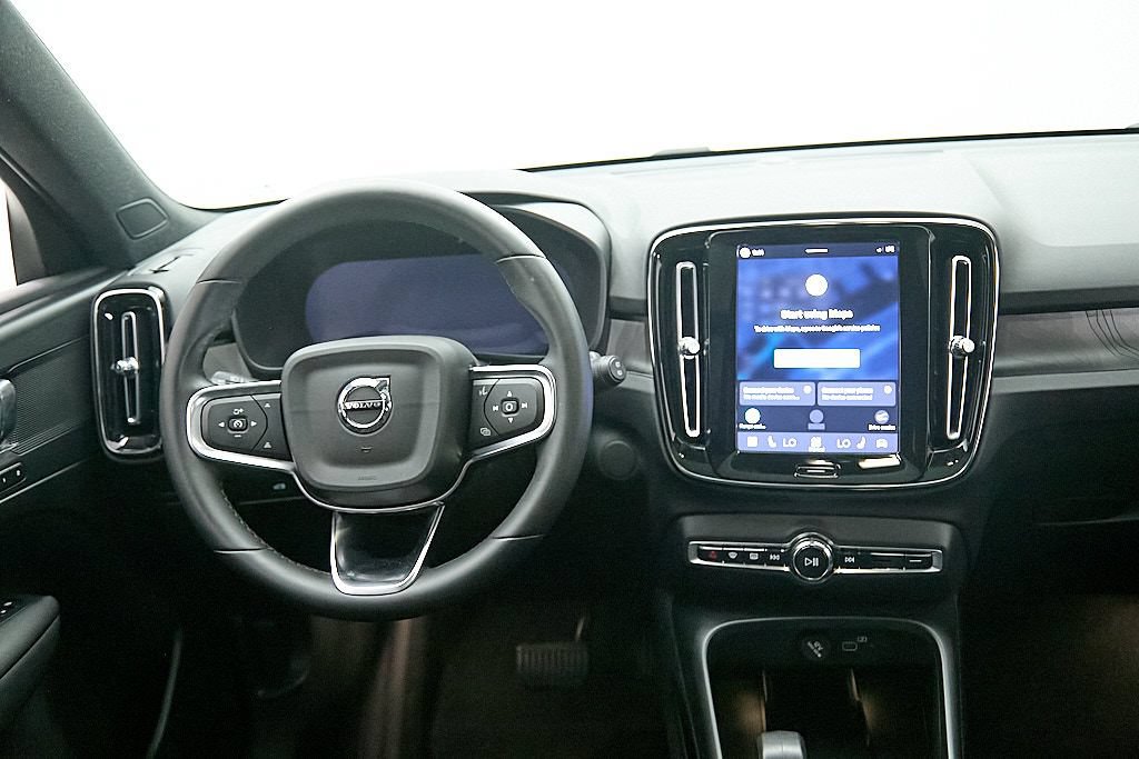 Certified 2023 Volvo XC40 Recharge Plus w/ Protection Package Premier AWD/4WD image 23