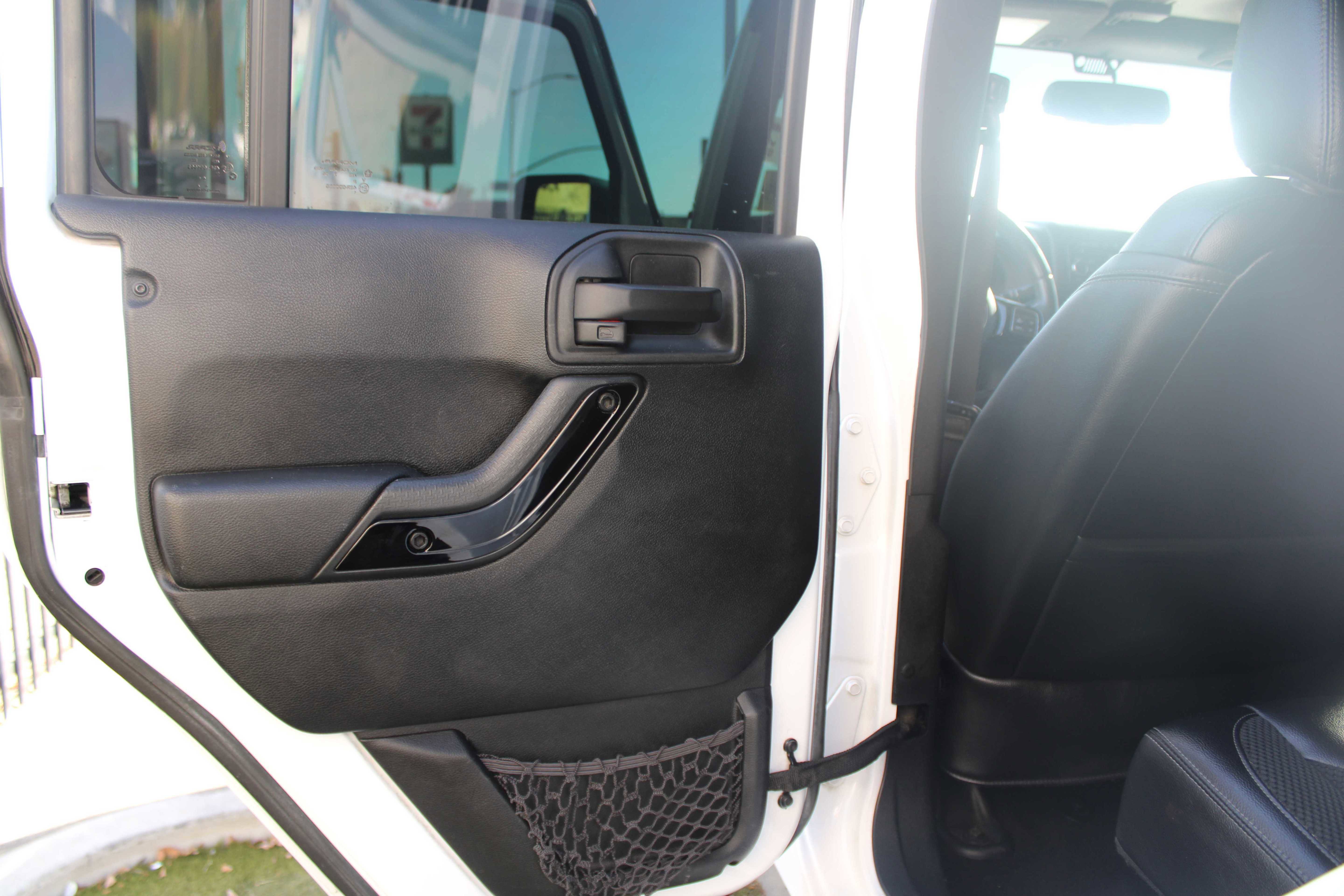 Used 2017 Jeep Wrangler Unlimited Sahara image 23