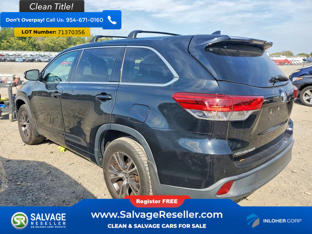Used 2018 Toyota Highlander Plus AWD/4WD image 3