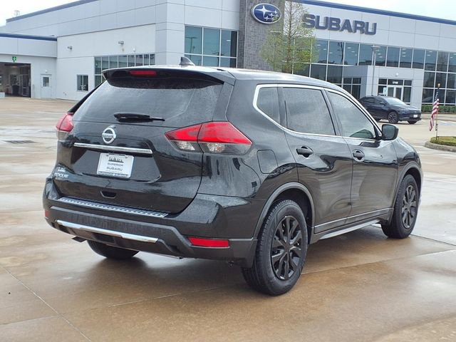 Used 2017 Nissan Rogue S image 4