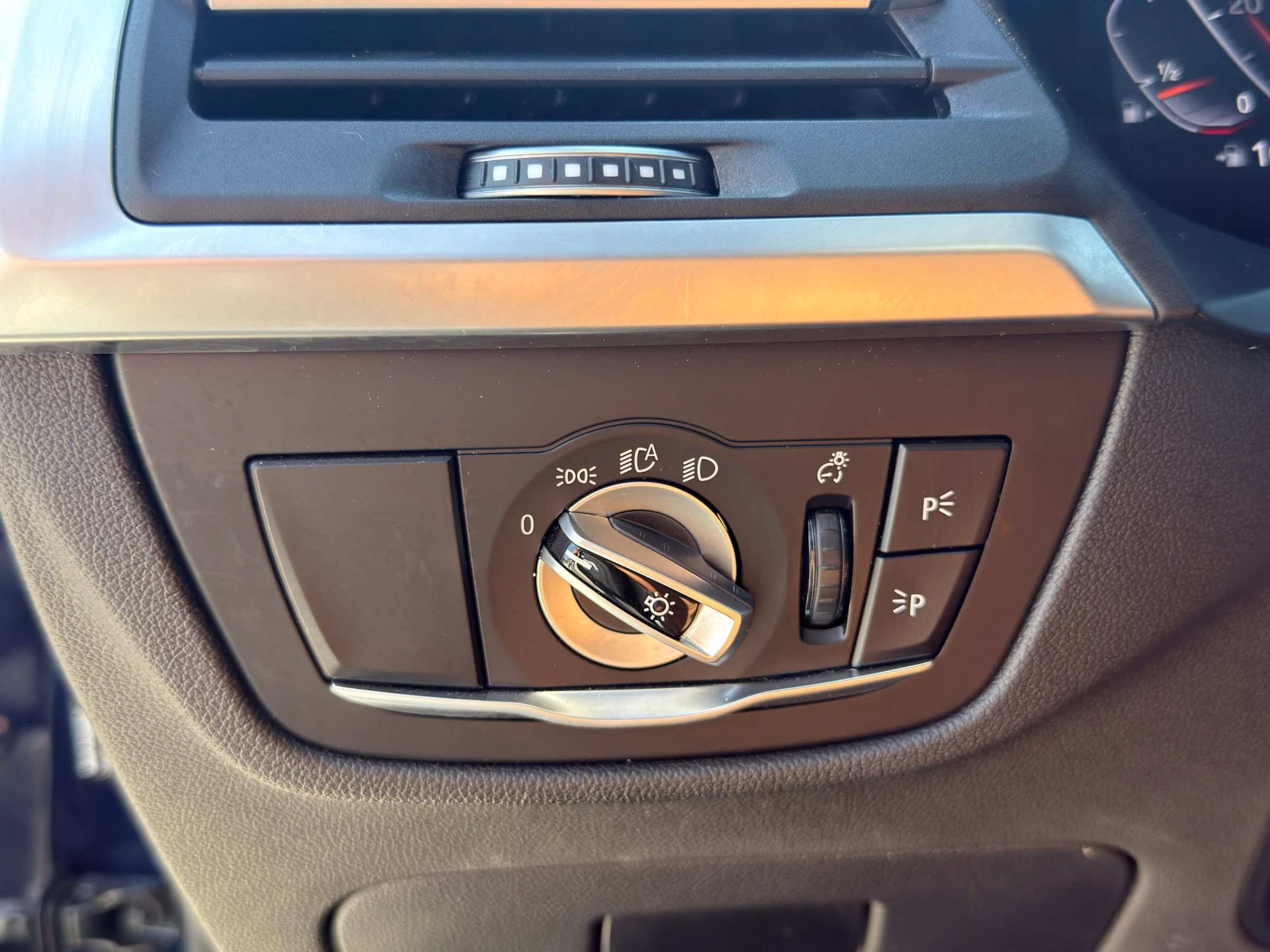 Used 2023 BMW X3 sDrive30i w/ Premium Package RWD image 12