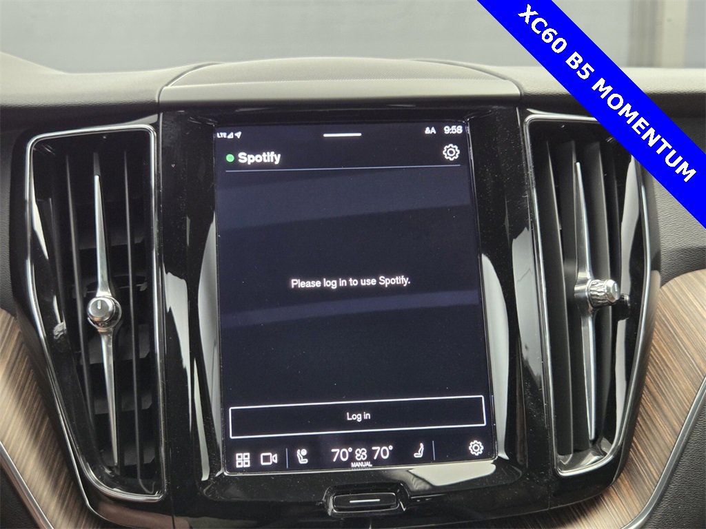 Used 2022 Volvo XC60 B5 Momentum image 37