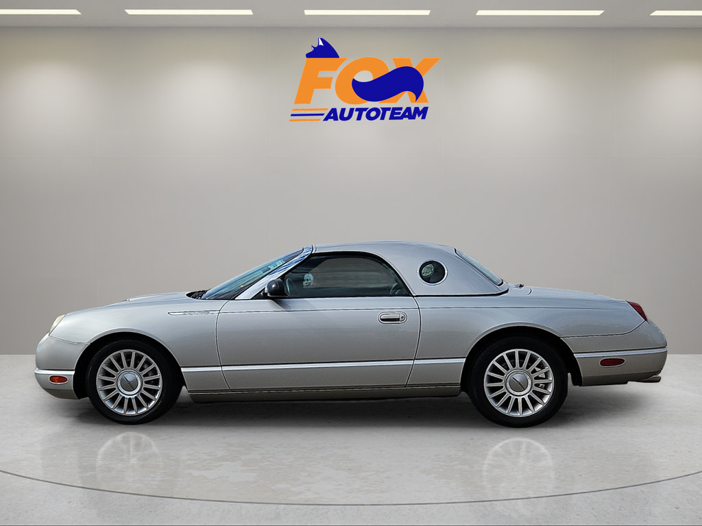 Used 2005 Ford Thunderbird RWD image 2