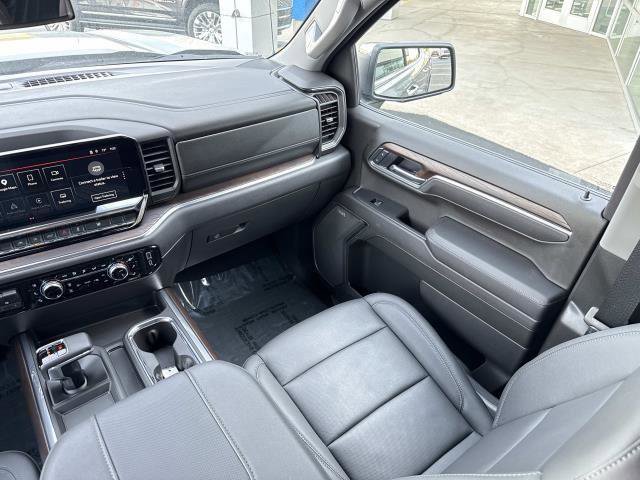 Used 2025 GMC Sierra 1500 SLT w/ SLT Convenience Package AWD/4WD image 28