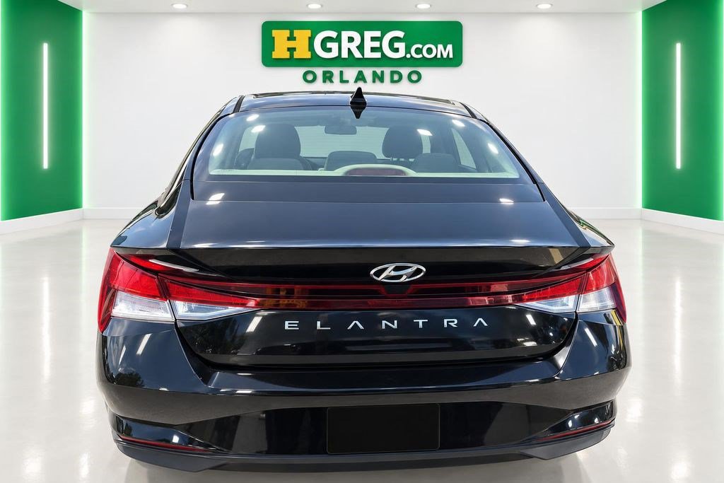 Used 2021 Hyundai Elantra SE FWD image 8