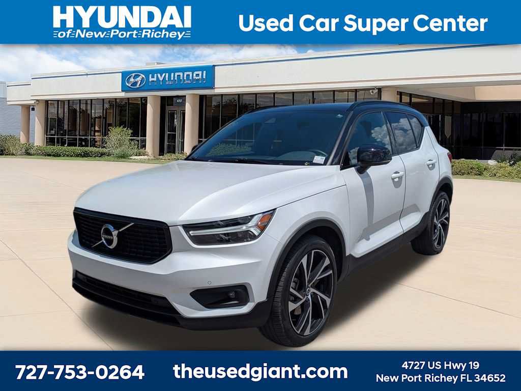 Used 2022 Volvo XC40 T5 R-Design w/ Protection Package Premier