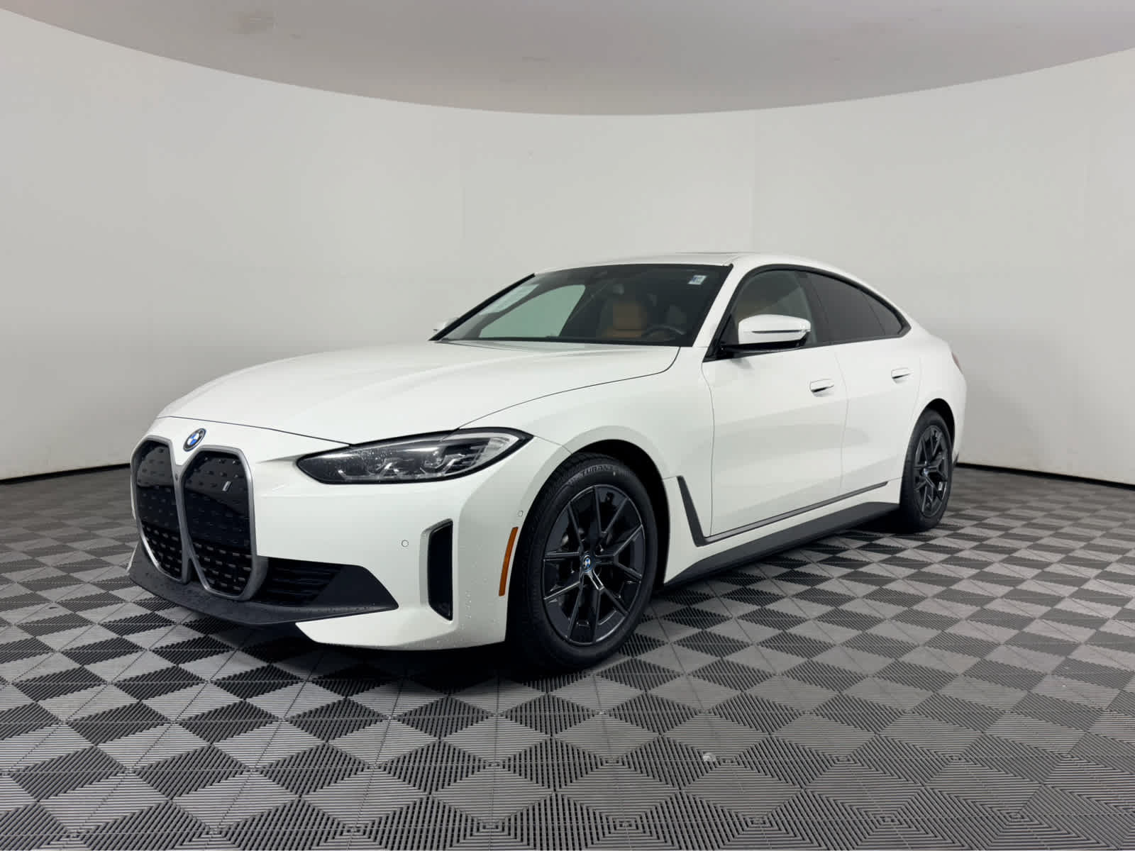 Used 2023 BMW i4 eDrive40 w/ Premium Package RWD image 7