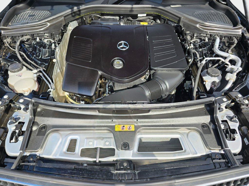 Used 2026 Mercedes-Benz GLC 300 4MATIC image 11