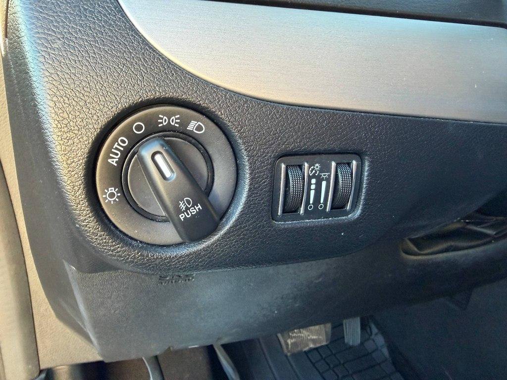 Used 2016 Dodge Grand Caravan R/T FWD image 29