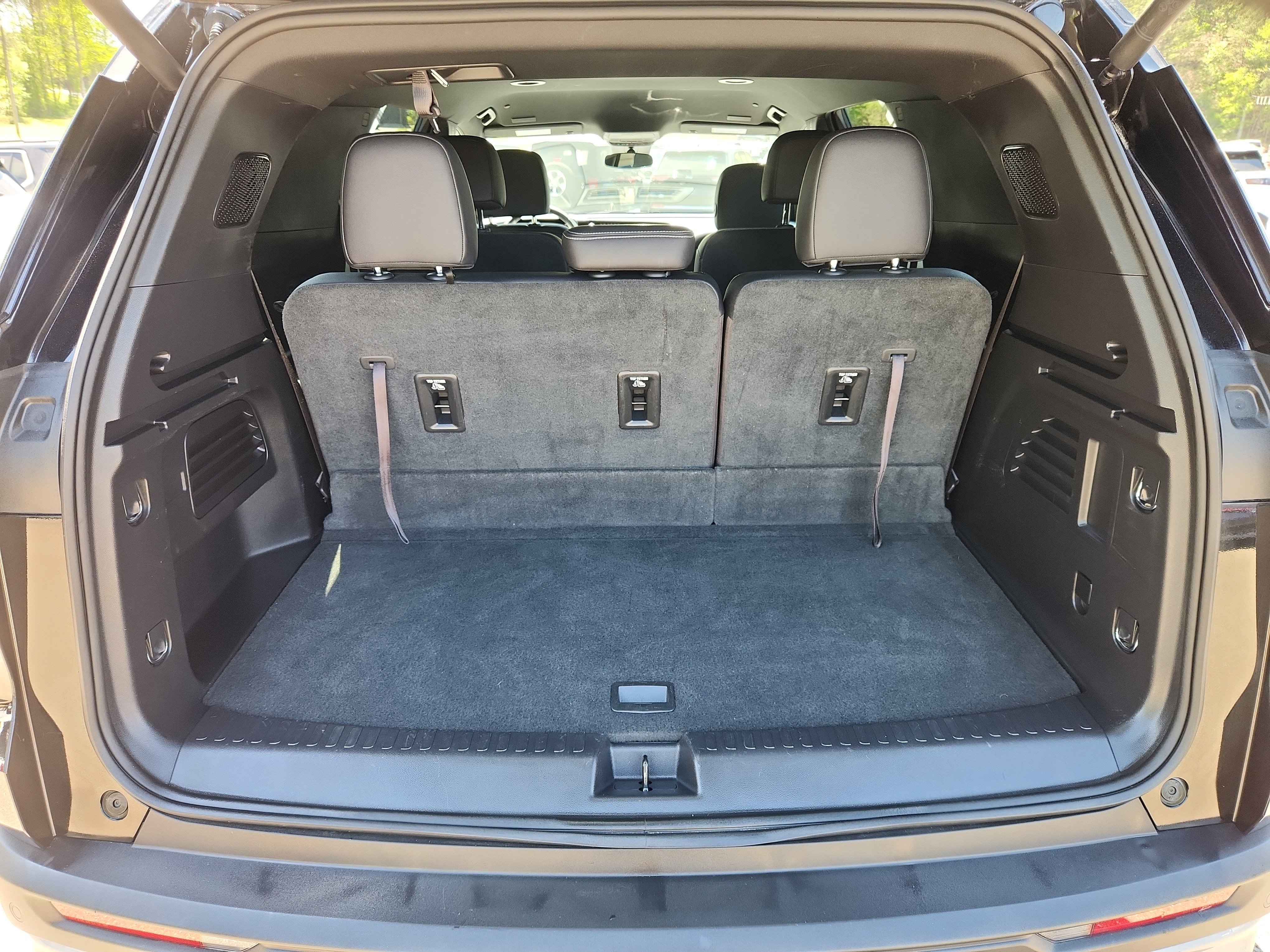 Used 2025 Chevrolet Traverse LT image 42