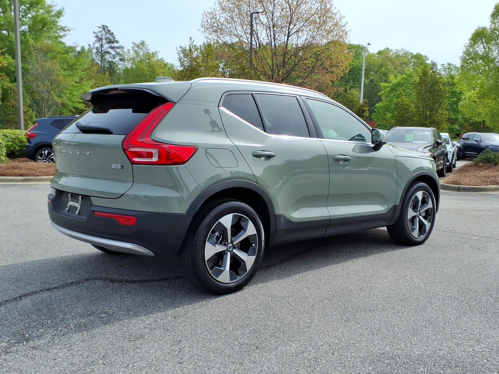Certified 2023 Volvo XC40 B5 Plus w/ Protection Package Premier AWD/4WD image 3