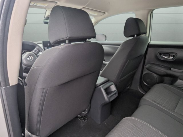 Certified 2025 Honda HR-V LX image 31