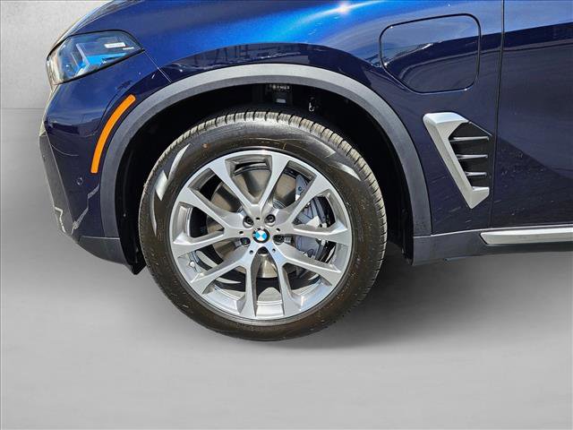 New 2026 BMW X5 xDrive50e image 10