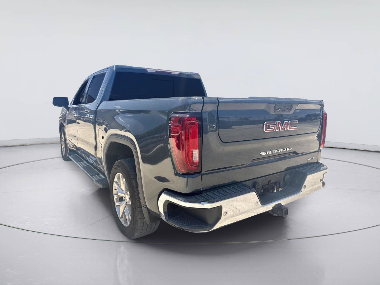 Used 2019 GMC Sierra 1500 SLT RWD image 3