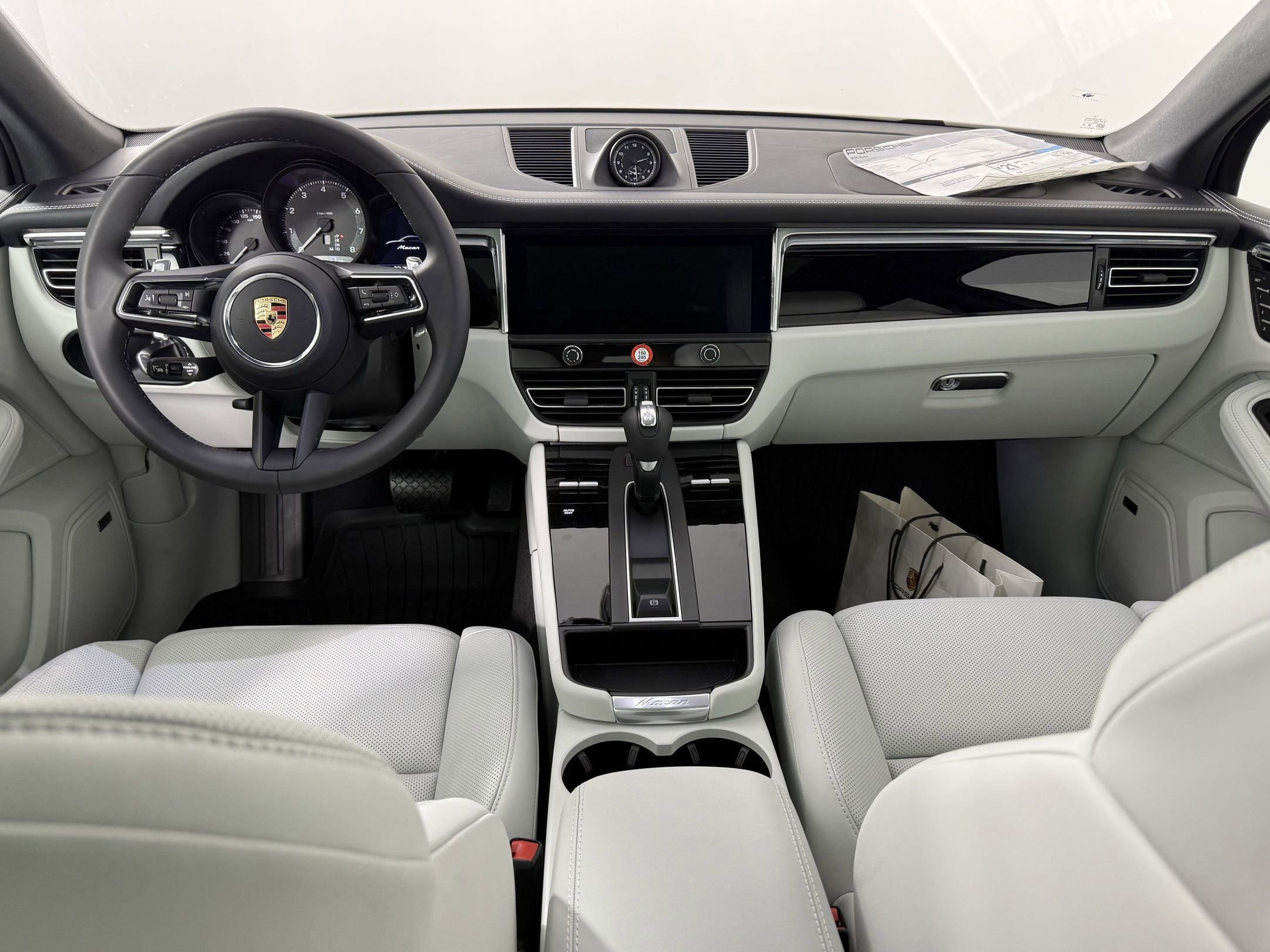 New 2025 Porsche Macan image 17