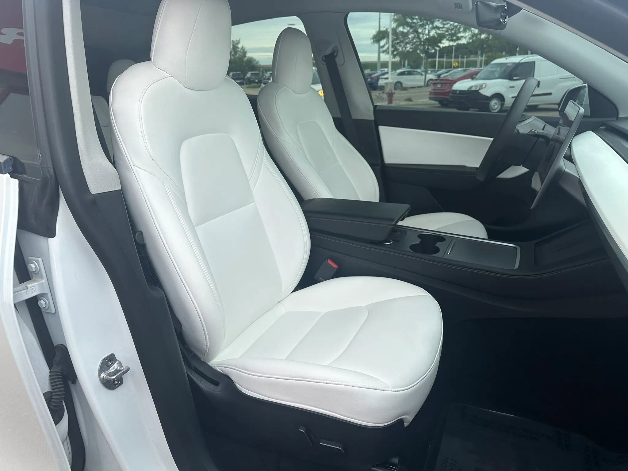 Used 2022 Tesla Model Y Performance AWD/4WD image 10