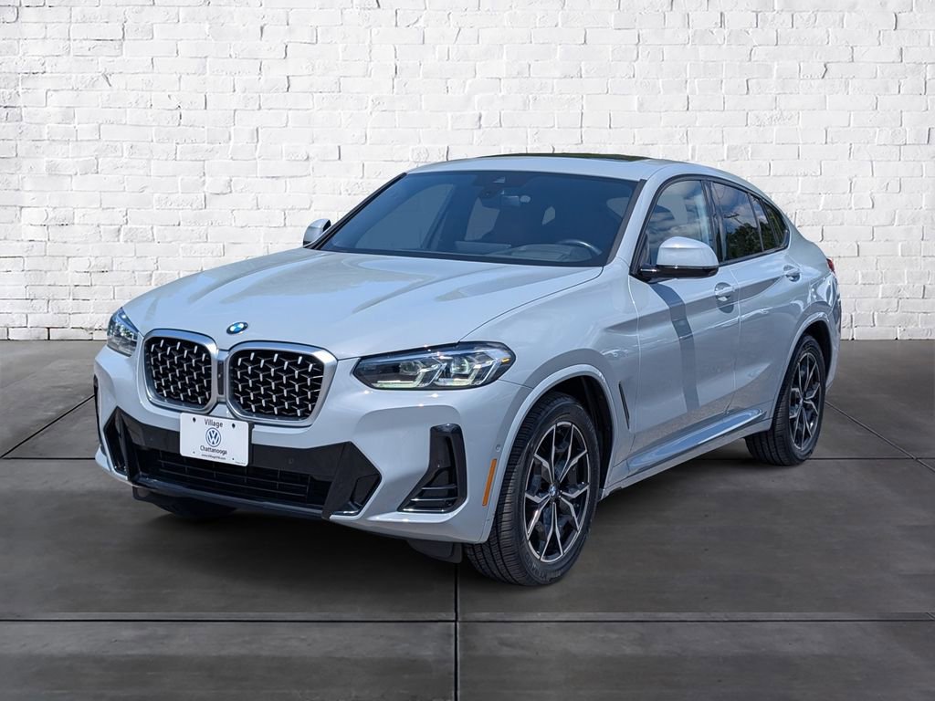 Used 2023 BMW X4 xDrive30i AWD/4WD image 4