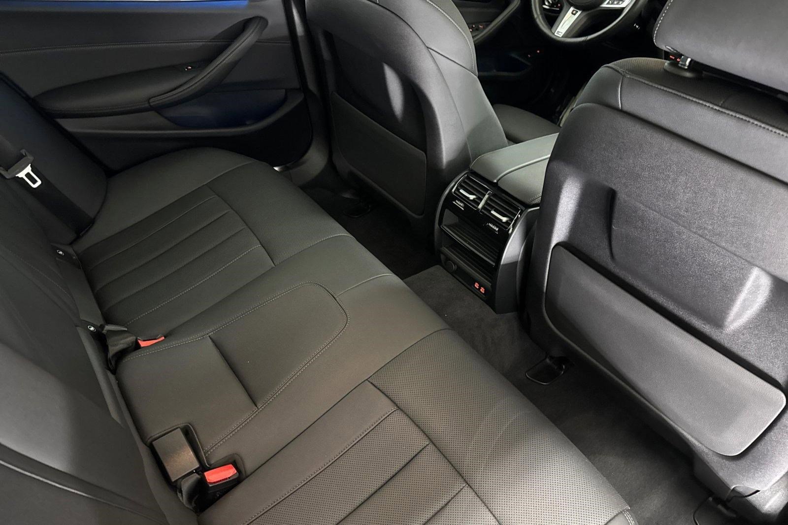 Certified 2023 BMW 530e w/ M Sport Package image 30