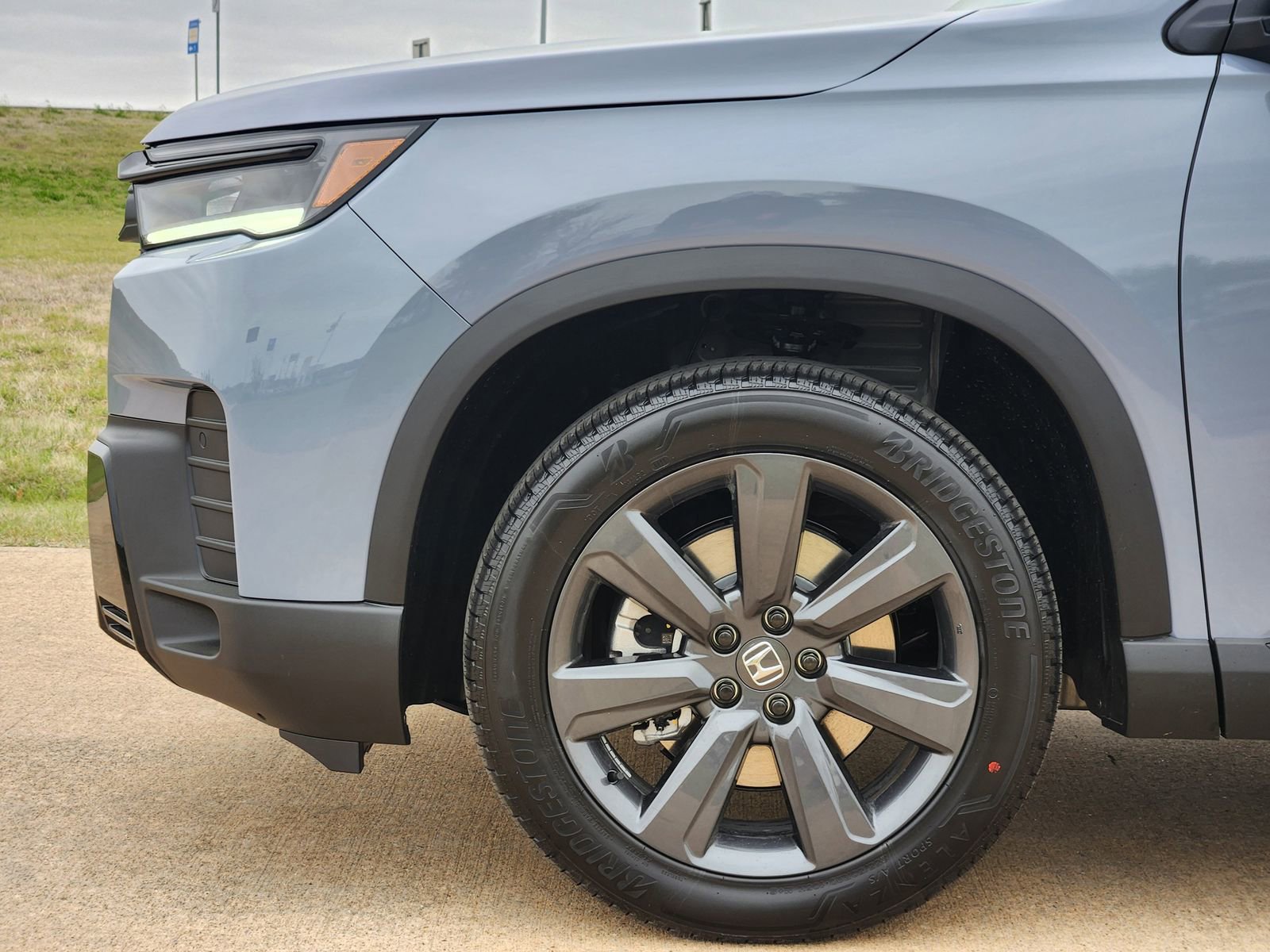 New 2026 Honda Pilot Sport image 10