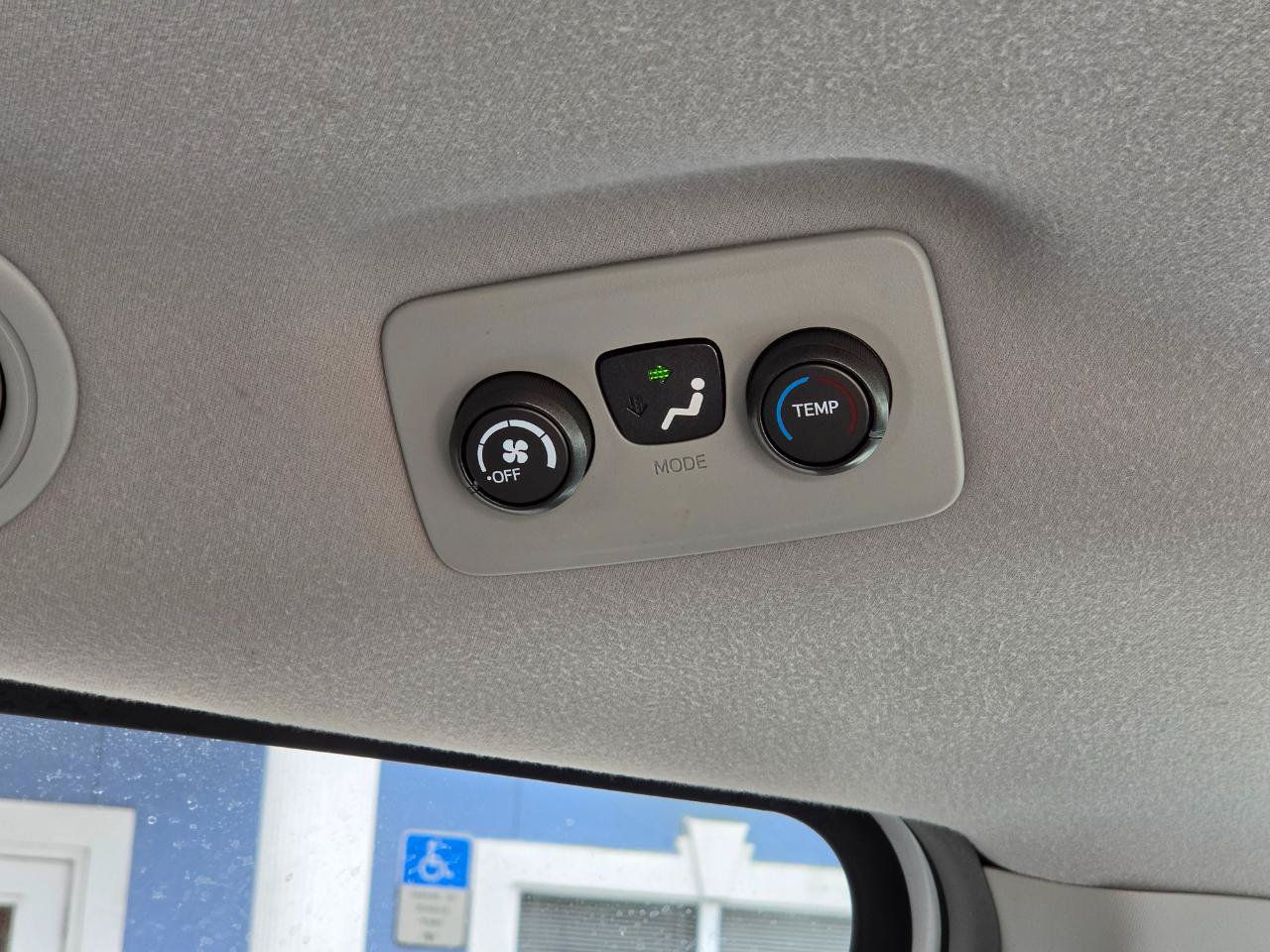 Used 2012 Toyota Sienna LE FWD image 24