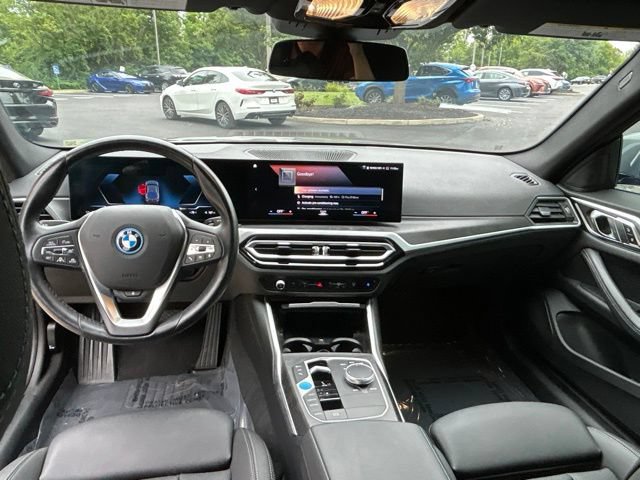 Used 2023 BMW i4 eDrive40 RWD image 12