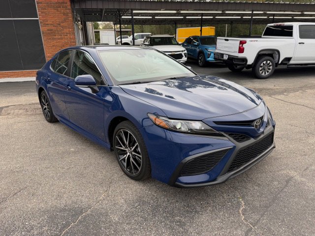 Used 2024 Toyota Camry SE FWD image 4