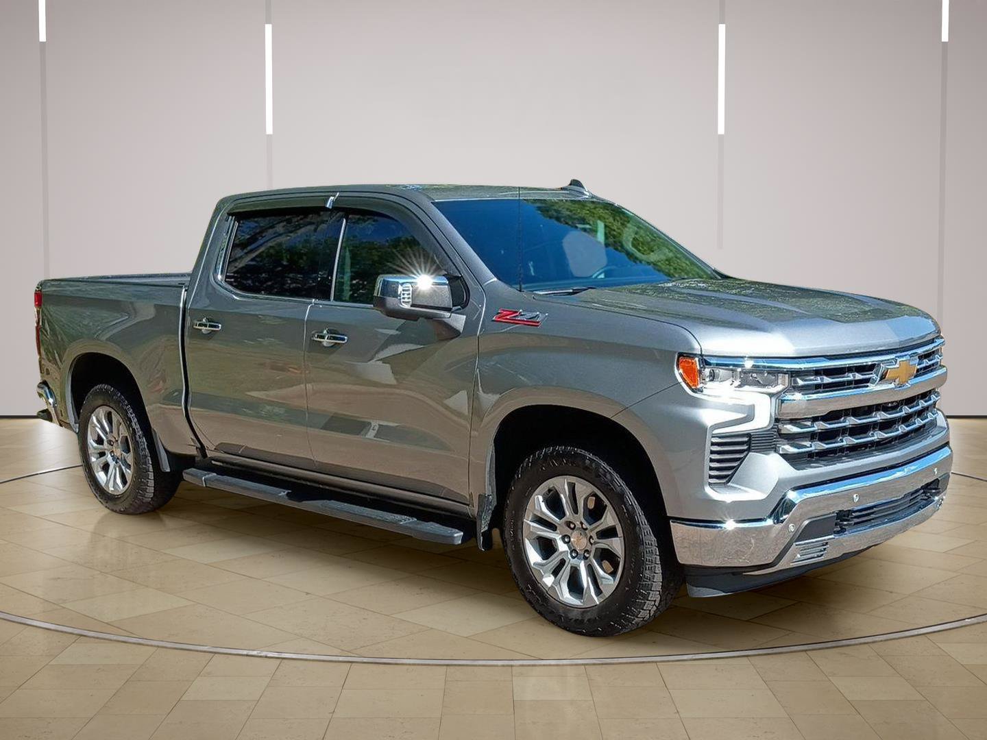 Used 2025 Chevrolet Silverado 1500 LTZ w/ Technology Package AWD/4WD image 9