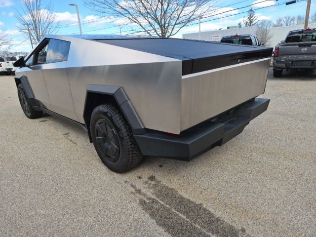 Used 2024 Tesla Cybertruck AWD Crew Cab image 7