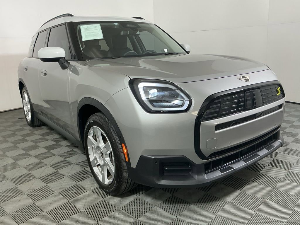Certified 2025 MINI Cooper Countryman SE AWD/4WD image 4