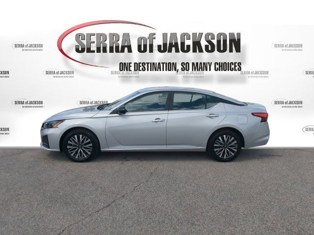 Used 2024 Nissan Altima 2.5 SV image 6