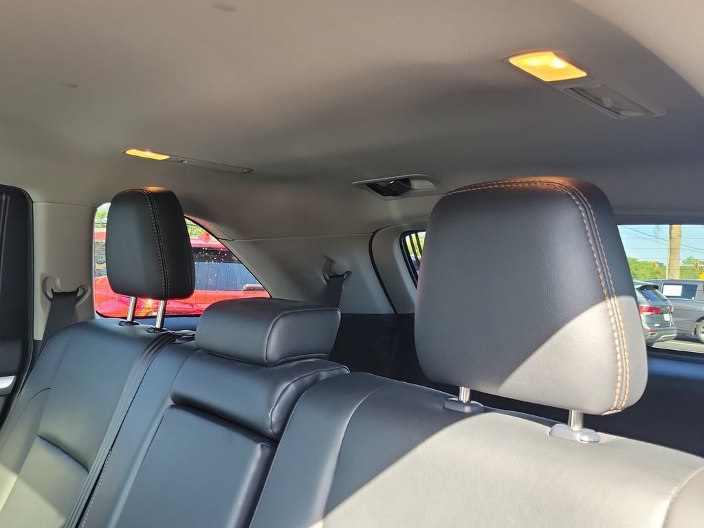 Used 2019 Toyota Highlander XLE FWD image 17