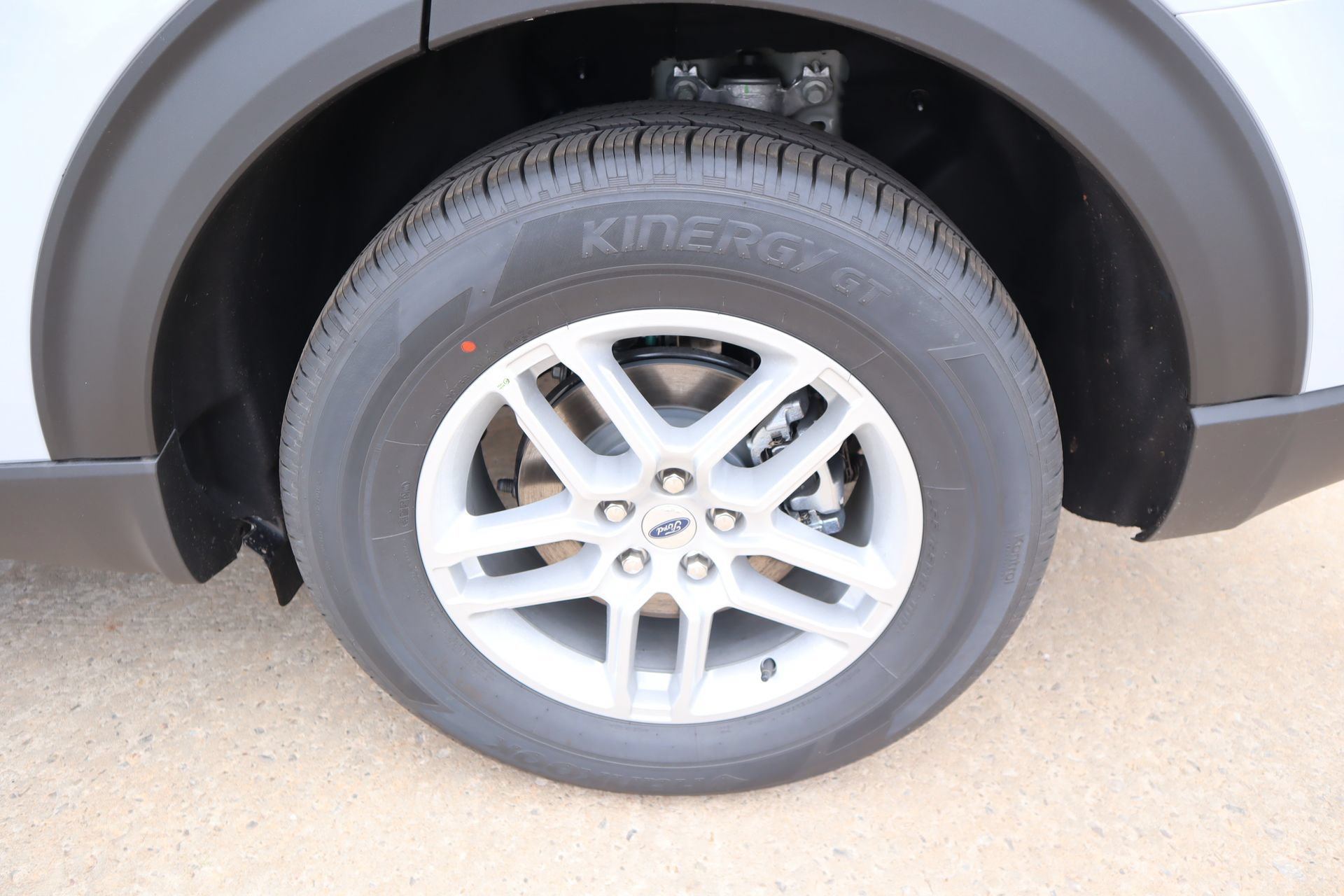 New 2026 Ford Explorer Active RWD image 21