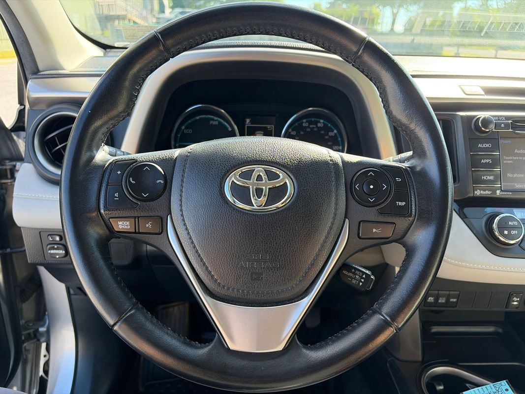 Used 2018 Toyota RAV4 XLE AWD/4WD image 19