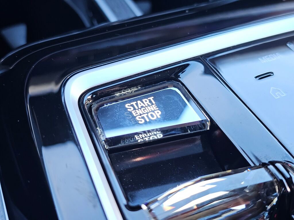 Used 2024 BMW 740i xDrive image 38