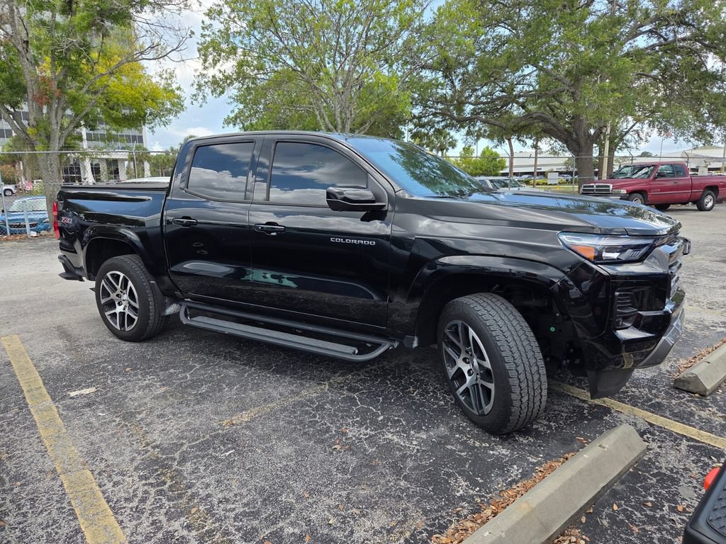 Used 2023 Chevrolet Colorado Z71 w/ Z71 Convenience Package 2 AWD/4WD image 2