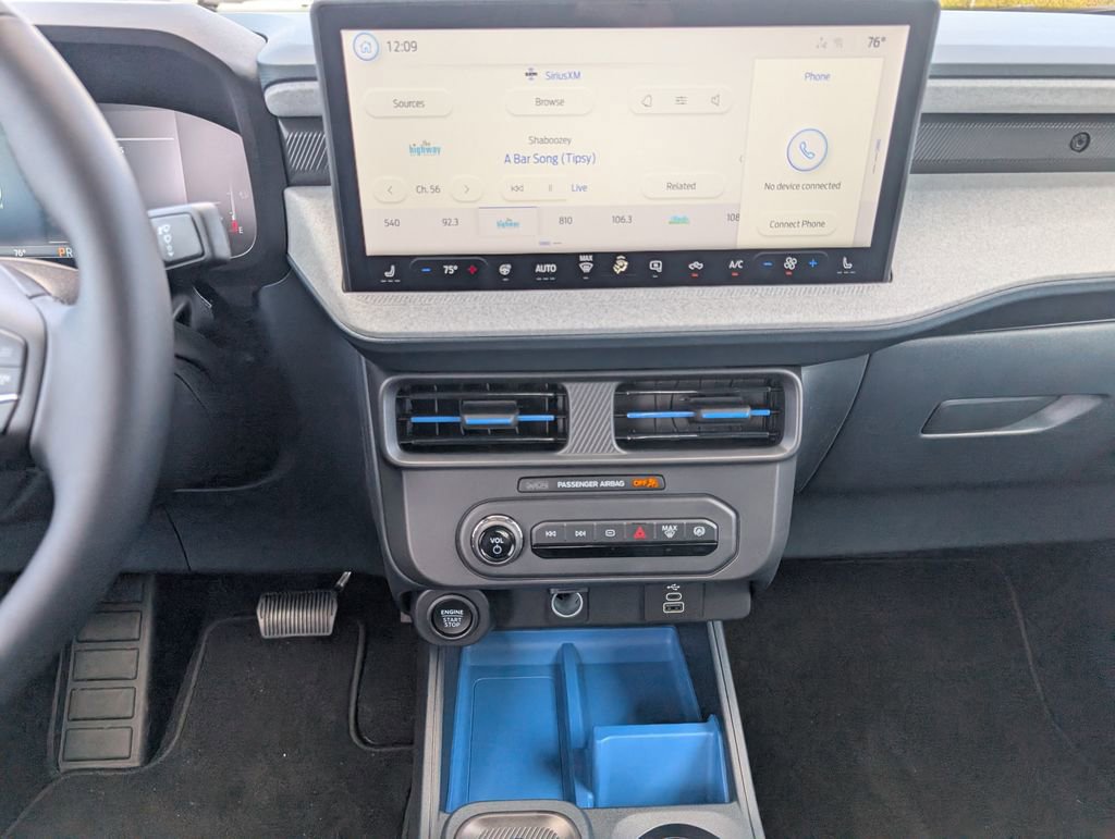 New 2025 Ford Maverick XLT w/ XLT Luxury Package FWD image 12