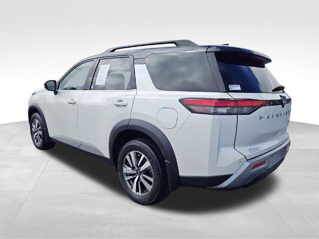 Certified 2024 Nissan Pathfinder SL w/ Cargo Package AWD/4WD image 3
