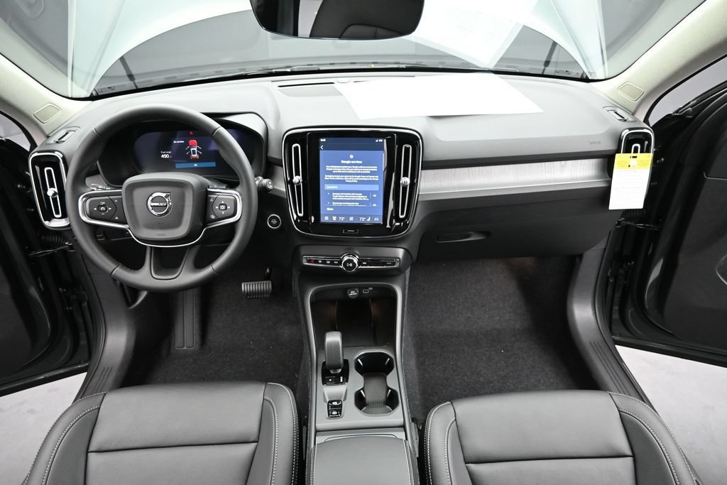 New 2026 Volvo XC40 B4 Core w/ Protection Package Premier FWD image 22