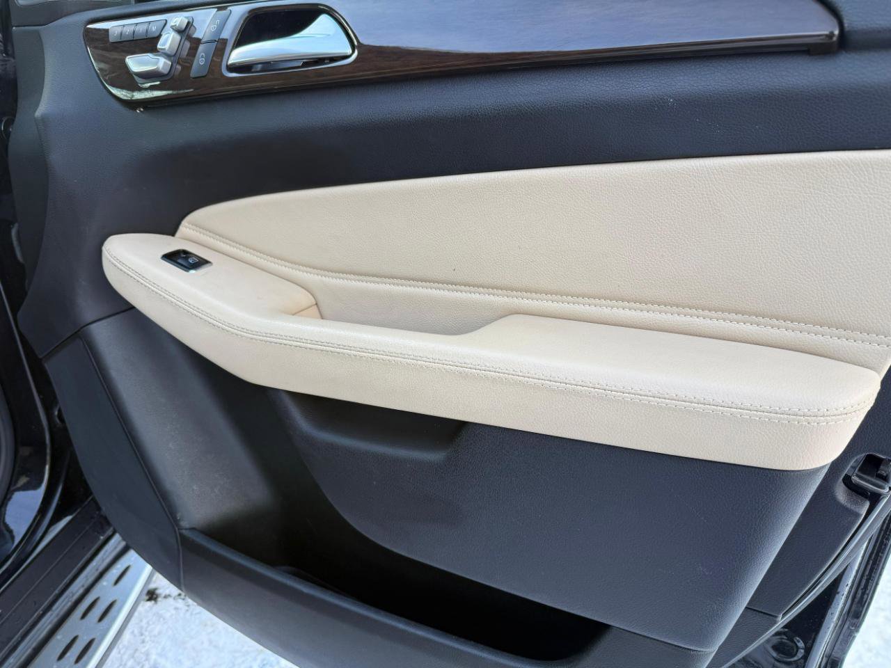 Used 2017 Mercedes-Benz GLS 450 4MATIC w/ Premium Package image 30