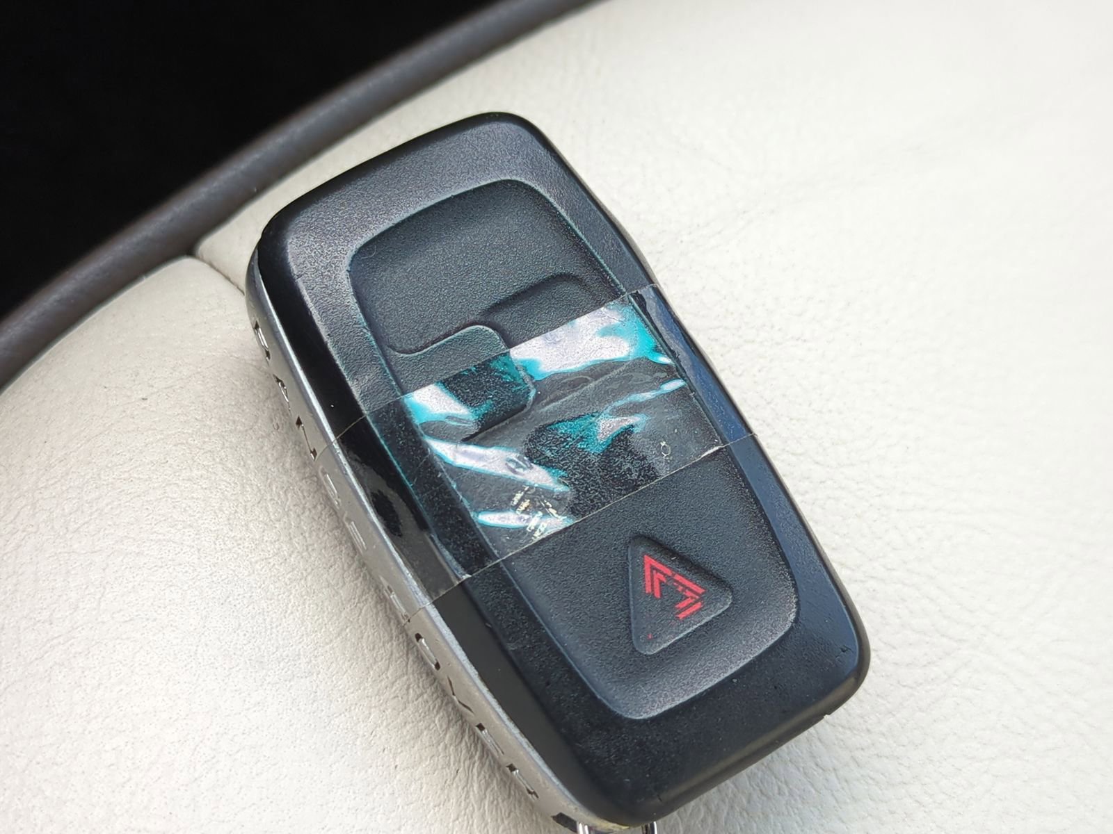 Used 2012 Land Rover Range Rover HSE image 38