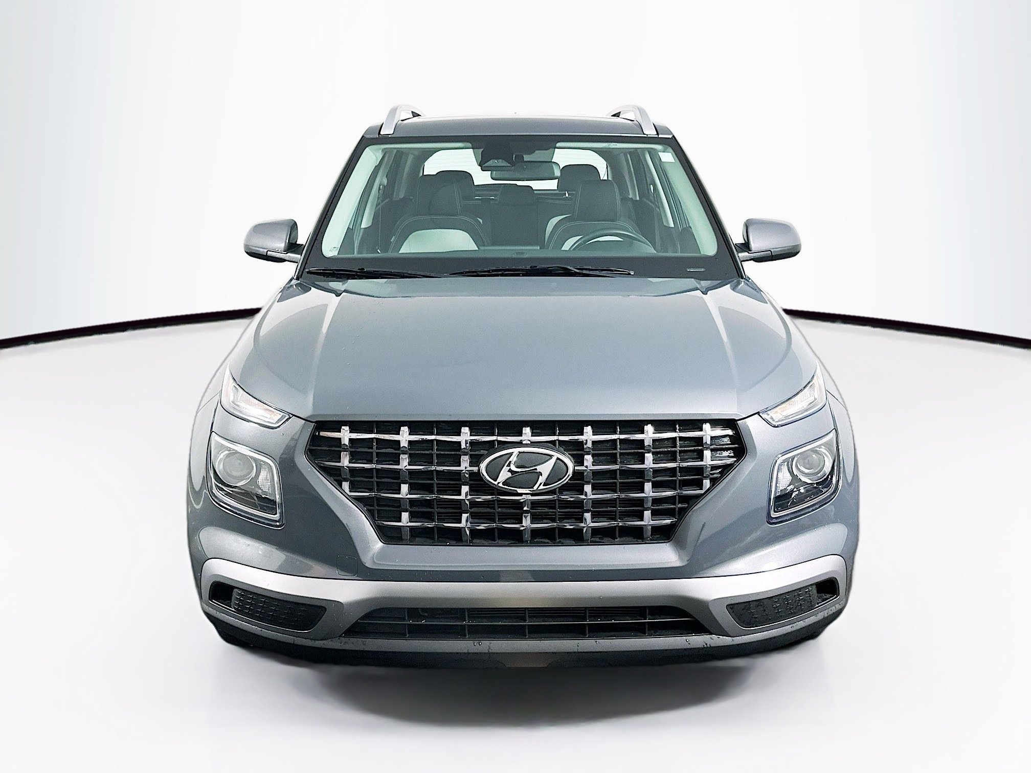 Used 2024 Hyundai Venue SEL image 2