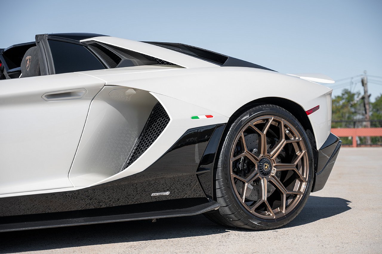 Used 2022 Lamborghini Aventador LP 780-4 Ultimae AWD/4WD image 16