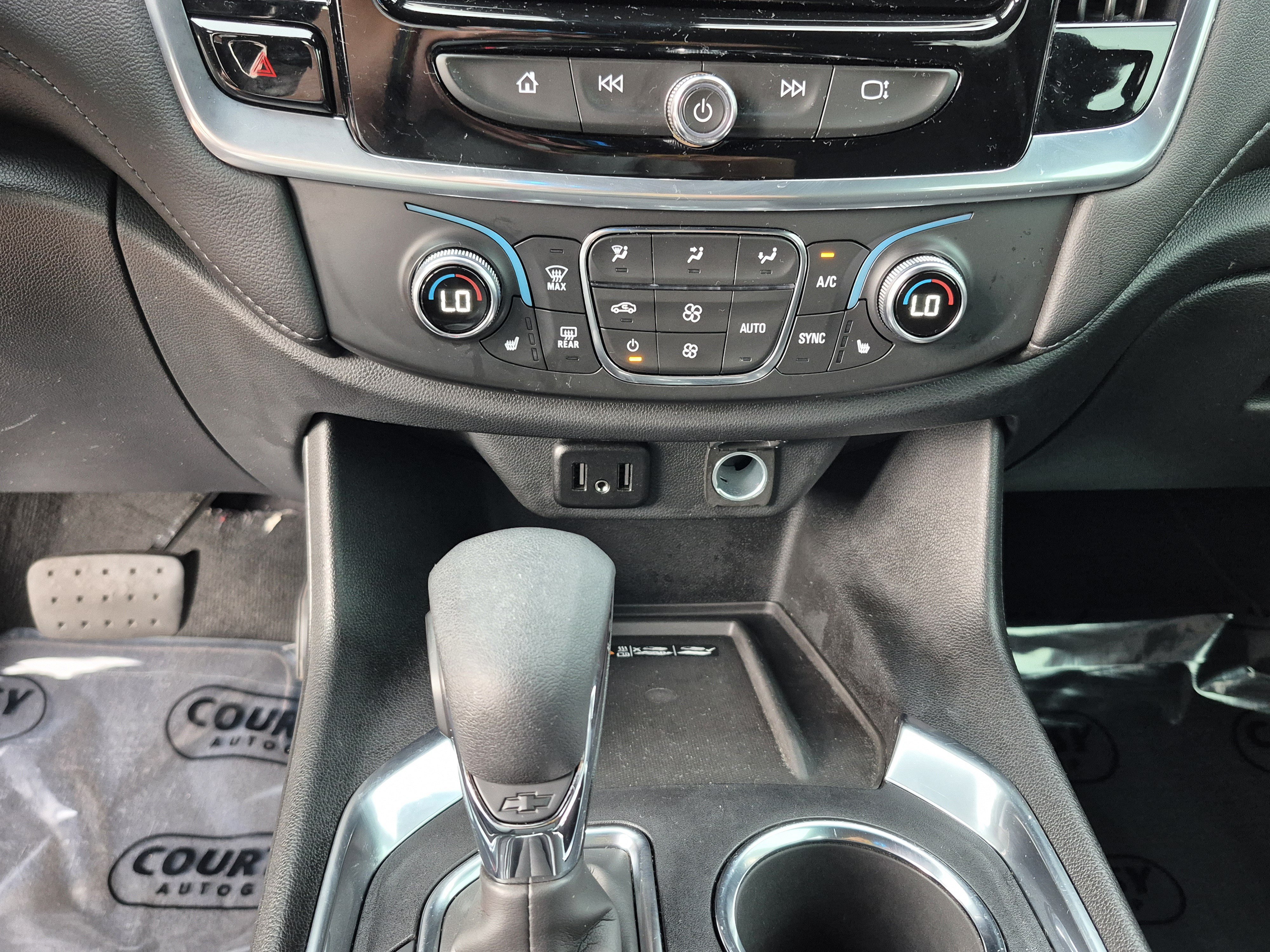 Used 2023 Chevrolet Traverse LT FWD image 26