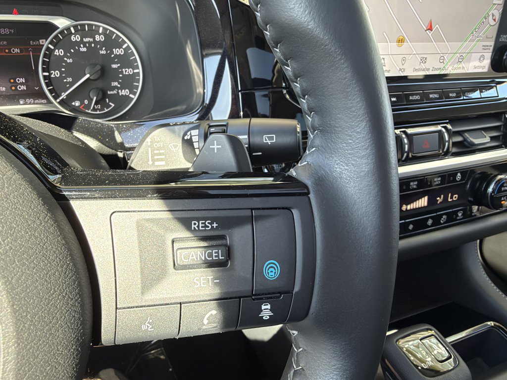 Used 2025 Nissan Pathfinder SL w/ SL Premium Package FWD image 30