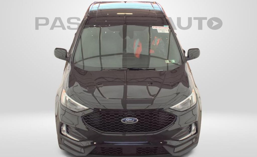 Used 2023 Ford Edge ST-Line image 2