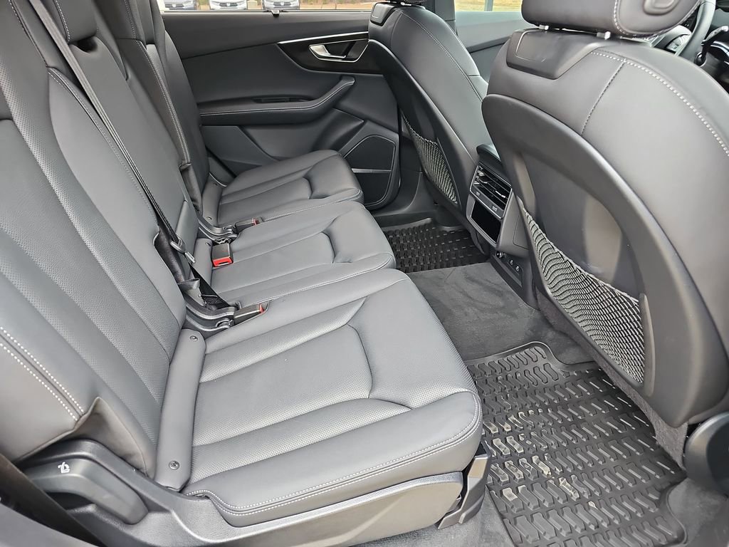Used 2025 Audi Q7 3.0T Premium Plus w/ Premium Plus Package image 12